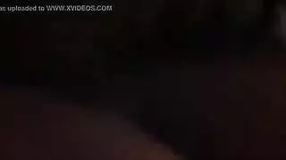 خيانة الزوج مع جارتين: قضيب في فميهما مع قذف