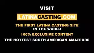 أول مرة أمام الكاميرا في صب لاتينا وهمية