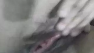 أم مسلمة ساخنة تستمني كسها المبلل على بث مباشر