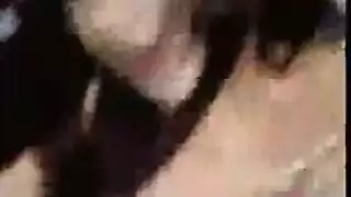 فتاة آسيوية بريئة تمارس الجنس في السرير، كاميرا تجسس تلتقط كل شيء