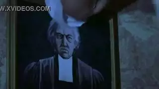 فتح أرداف فتاة نائمة للشرج