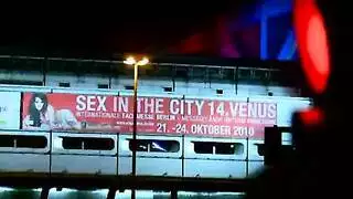 حركة شرجية ومهبلية مع جميلة سمراء