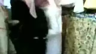 عامل محل ينيك بت