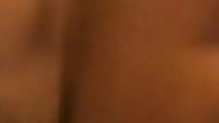 خدمة الخادمة الجزائرية: تتعرض لإيلاج عميق على الطاولة