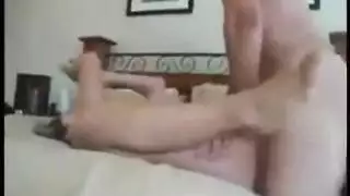 هاوية شقراء تُدك وتُغطى بمني ساخن