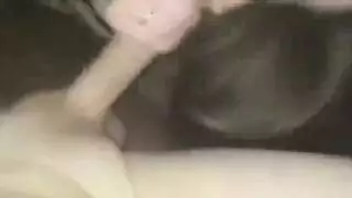 أصدقاء أمي اللسان وشاعر المليون